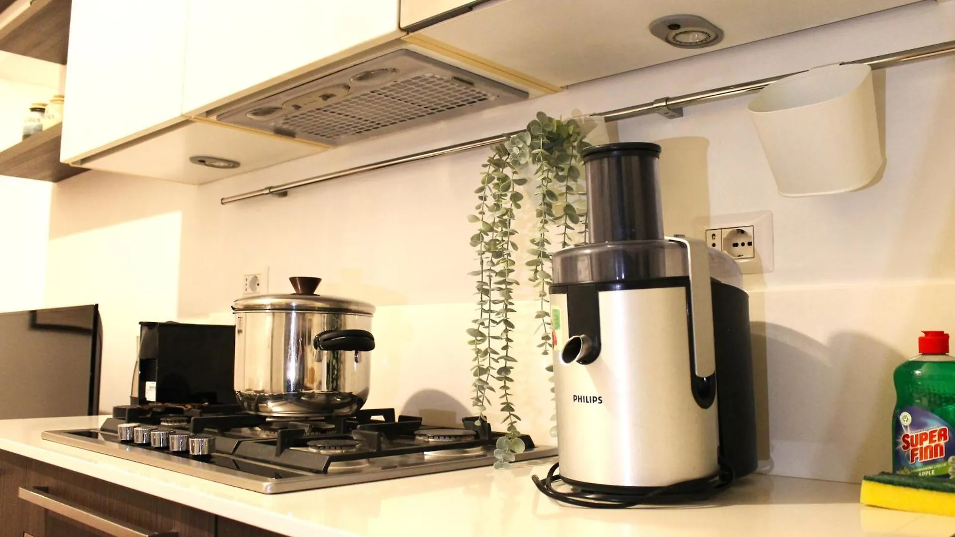 Elegant 2 Bedroom Apt - 10 Min To Duomo, 2 Min To Subway Milan Apartment
