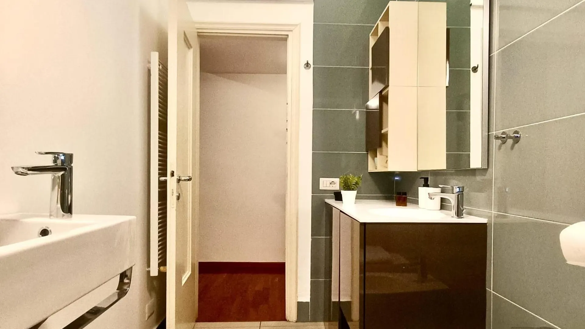 Apartment Elegant 2 Bedroom Apt - 10 Min To Duomo, 2 Min To Subway Milan